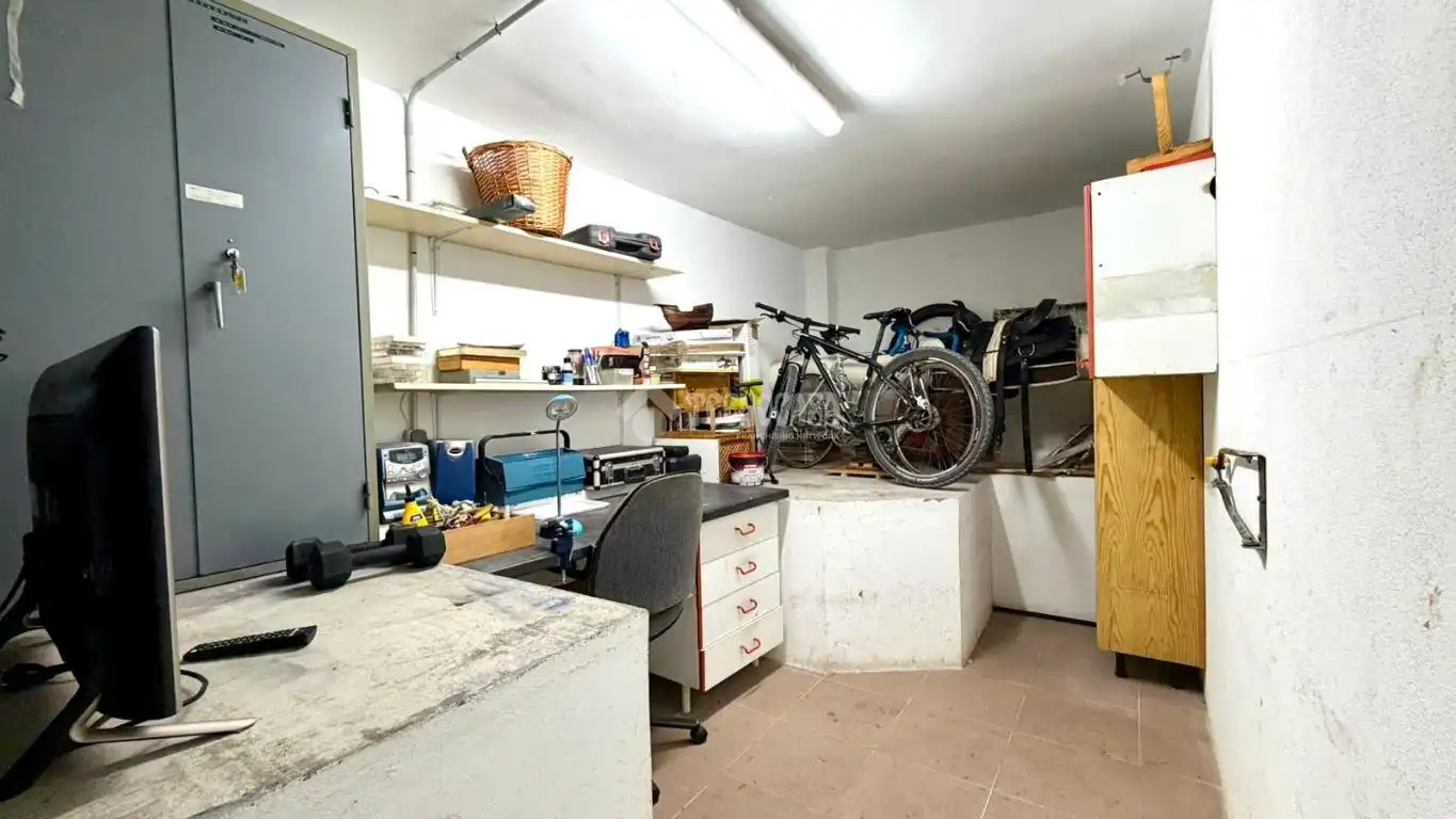 Flat for sale in Madrid  with Air Conditioner, Heating and Terrace