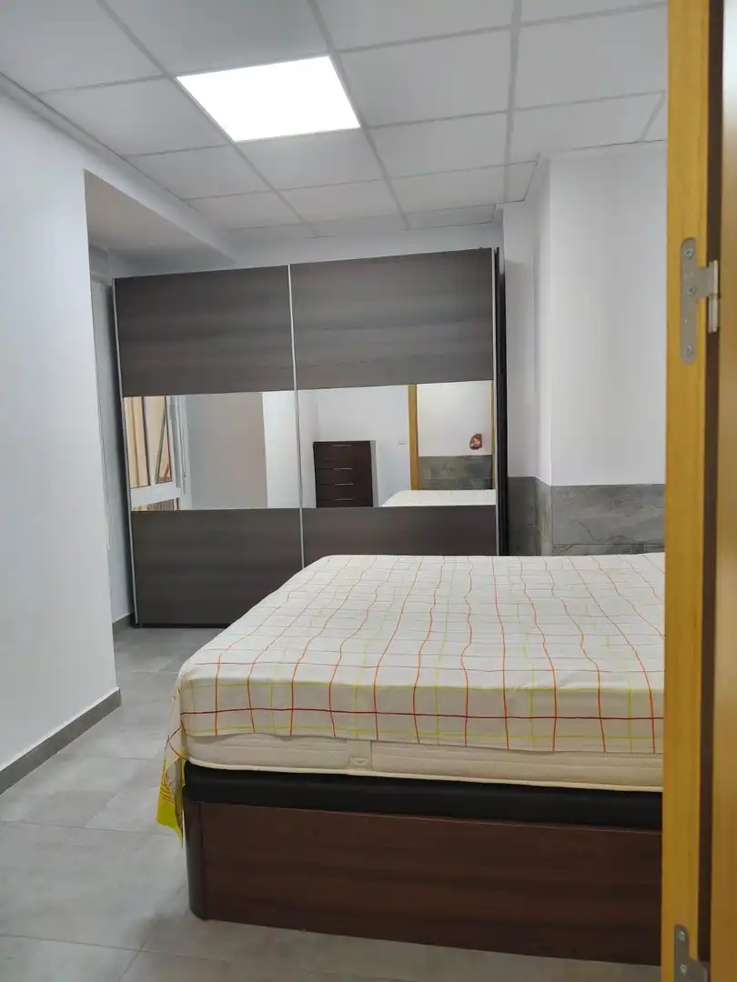 Habitación de Planta baja en venta en Elche / Elx con Amueblado