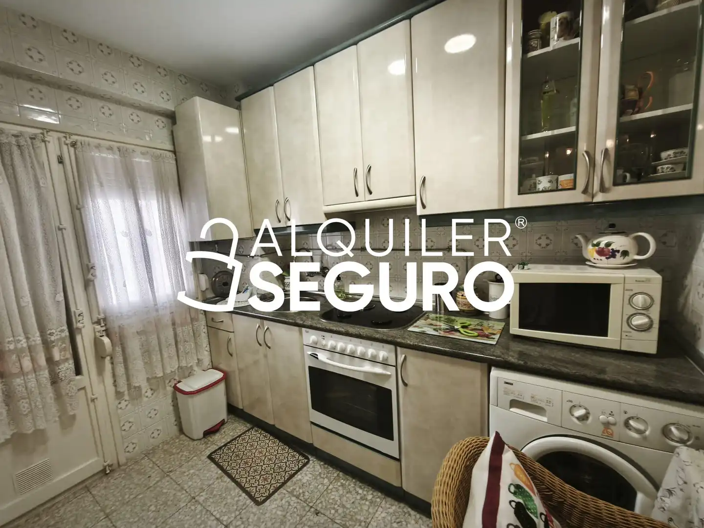 Piso de alquiler en del Sepulcro , La Magdalena