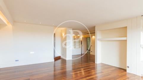 Foto 2 de Piso de alquiler en Nueva España,  Madrid Capital