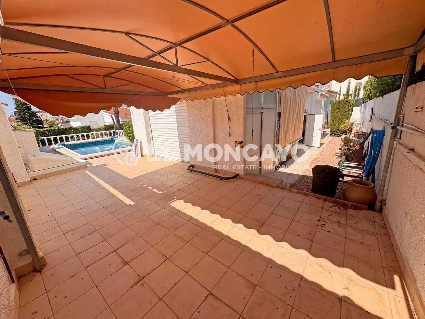 Vista exterior de Casa o xalet en venda en Rojales amb Aire condicionat, Calefacció i Jardí privat