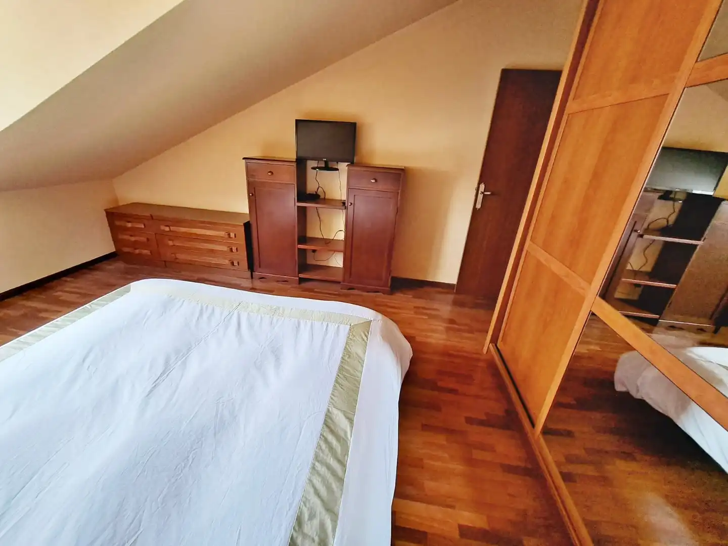 Habitación de Apartamento en venta en Vitoria - Gasteiz con Calefacción, Trastero y Amueblado