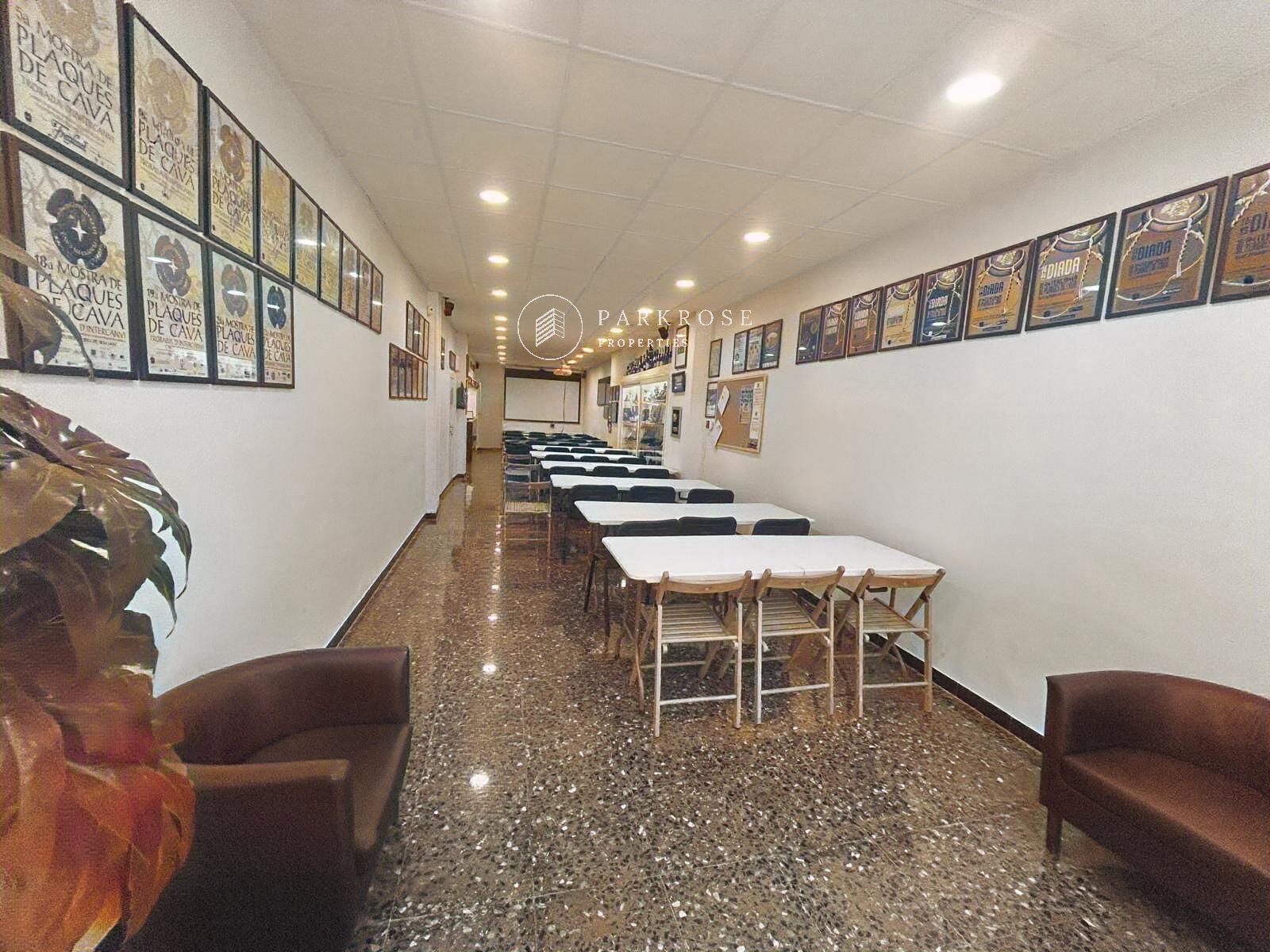 Premises for sale in  Barcelona Capital  with Air Conditioner and Alarm