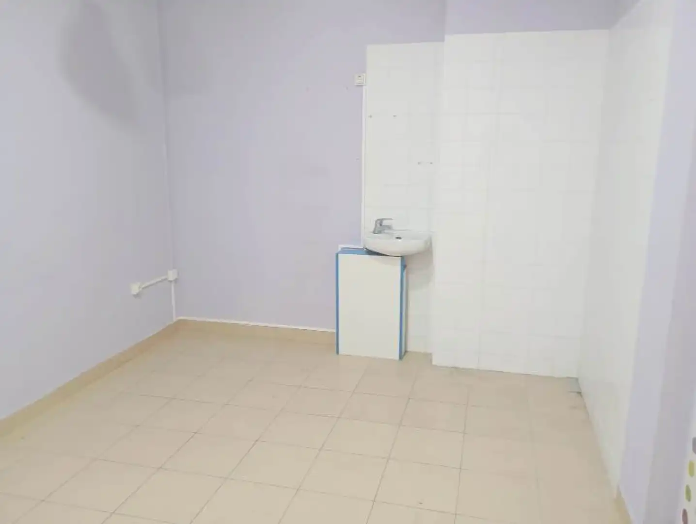 Badezimmer von Geschaftsraum zur Miete in Reocín