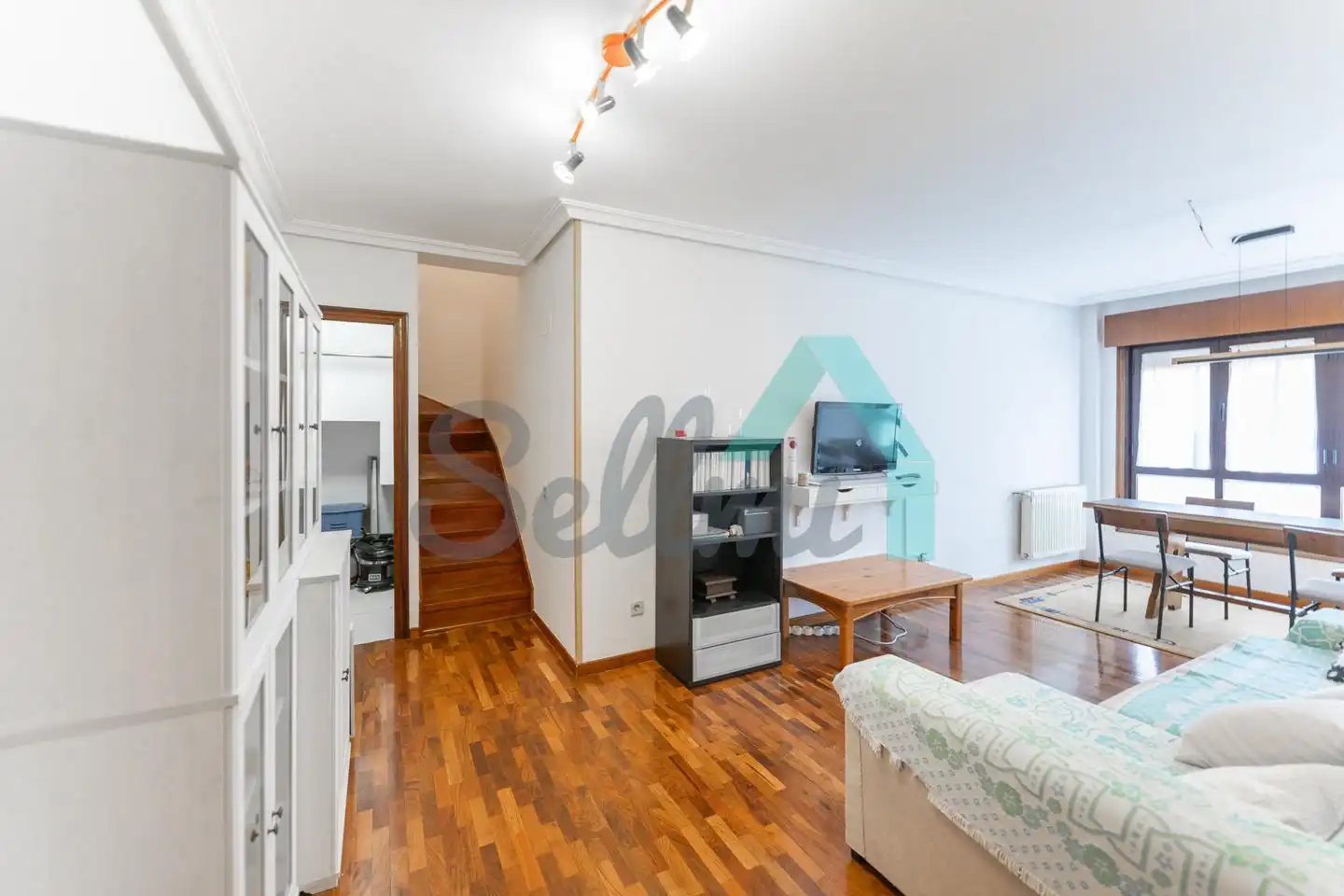 Wohnzimmer von Maisonette zur Miete in Oviedo  mit Heizung, Parkett und Terrasse