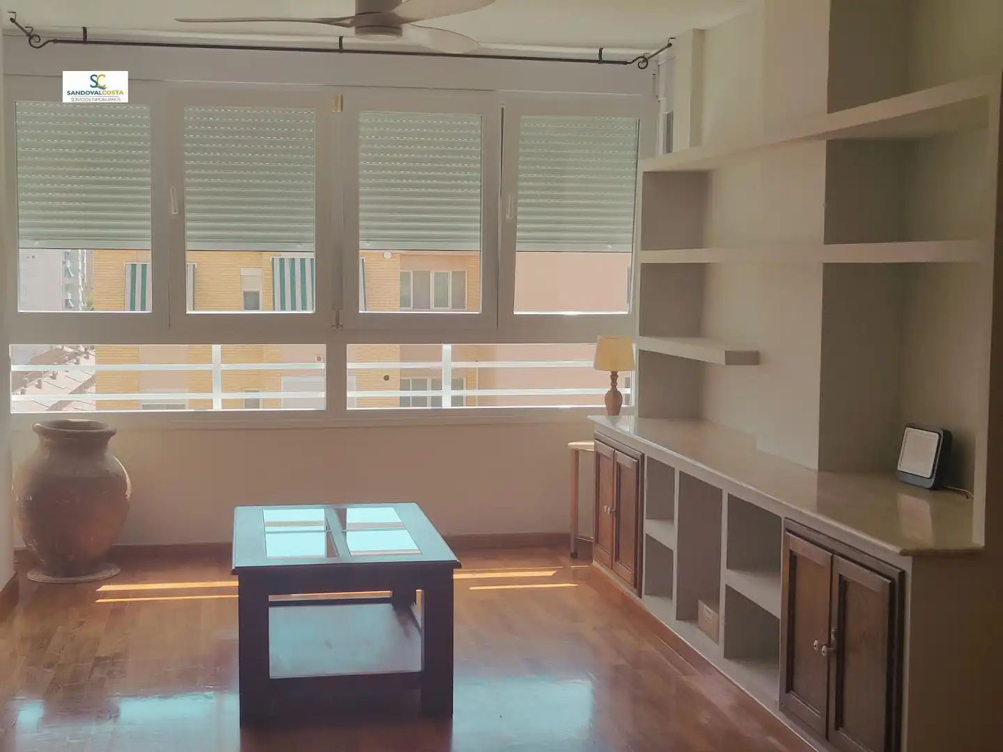 Sala de estar de Piso de alquiler en Alicante / Alacant con Parquet y Piscina comunitaria