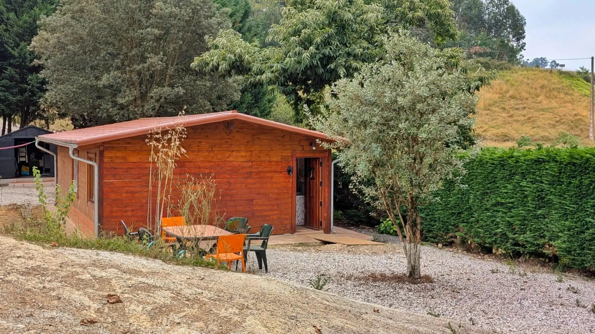 Vista exterior de Finca rústica en venda en Torrelavega  amb Jardí privat