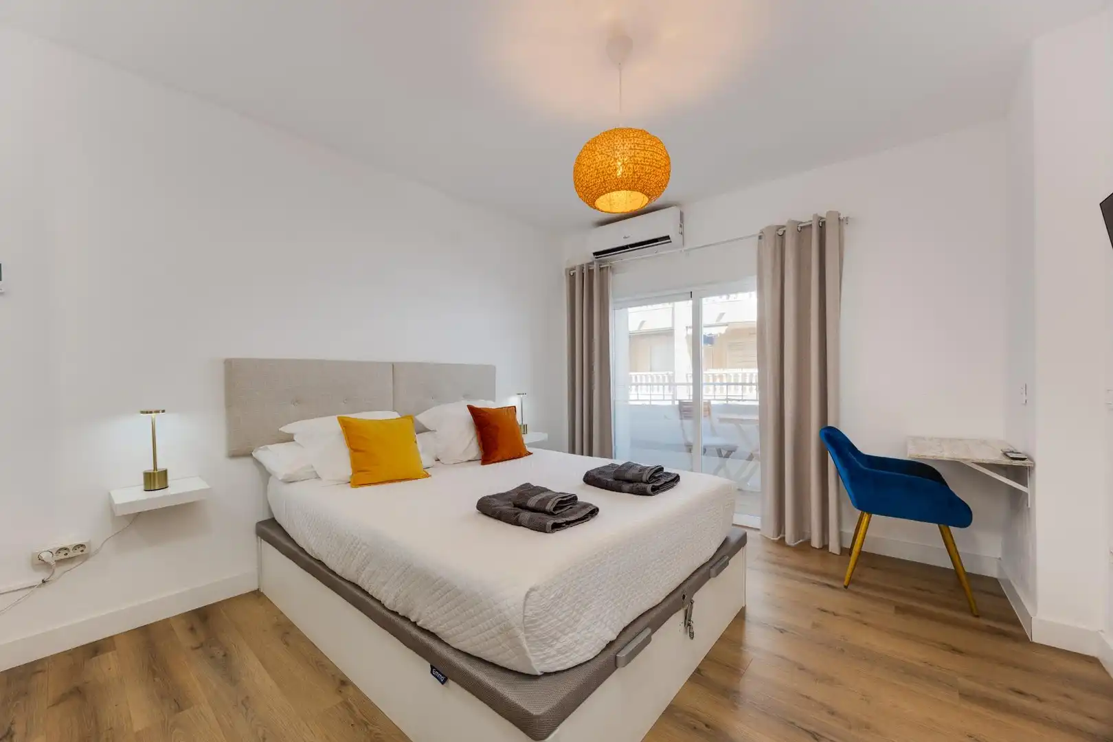 Bedroom of Study for sale in Torrevieja  with Air Conditioner, Terrace and Balcony