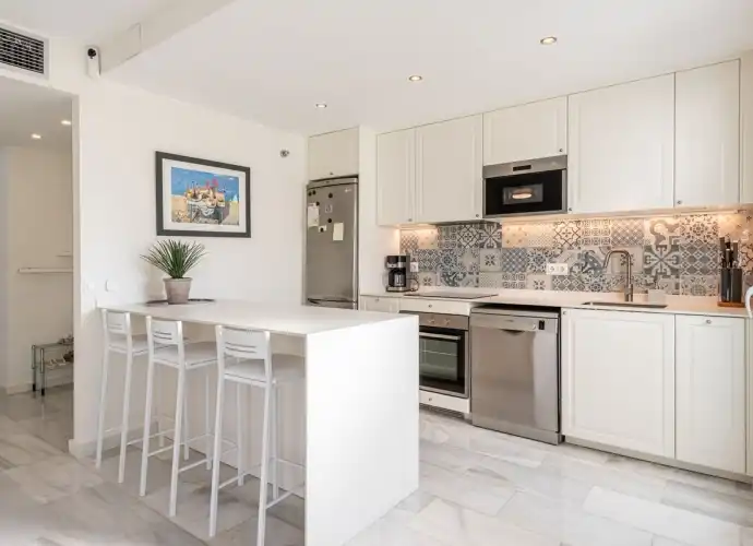 Cocina de Apartamento en venta en Marbella con Terraza, Amueblado y Piscina comunitaria