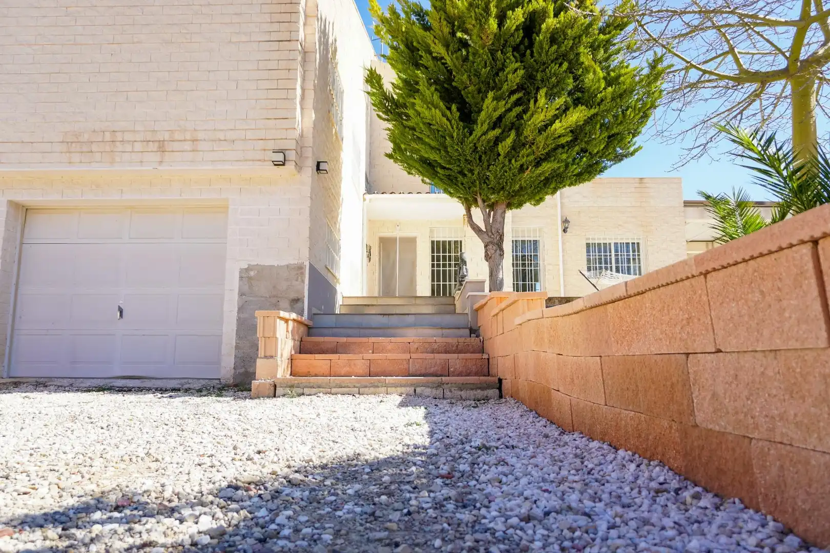 Vista exterior de Casa o xalet en venda en Mutxamel amb Aire condicionat, Terrassa i Traster