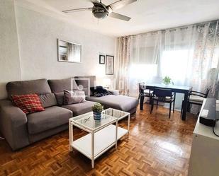 Sala d'estar de Pis en venda en  Madrid Capital amb Aire condicionat, Calefacció i Parquet