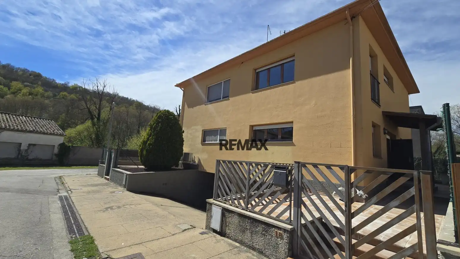 Exterior view of Houses for sale in Olot  with Private garden and Storage room
