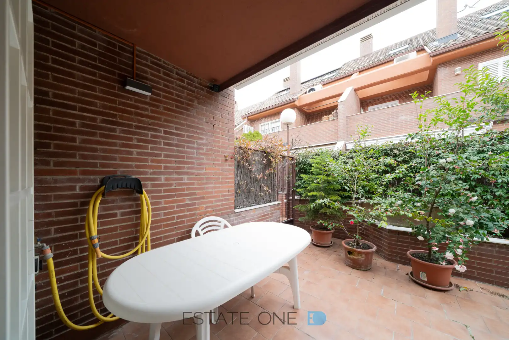 Terraza de Casa adosada en venta en Madrid con Aire acondicionado, Calefacción y Jardín privado