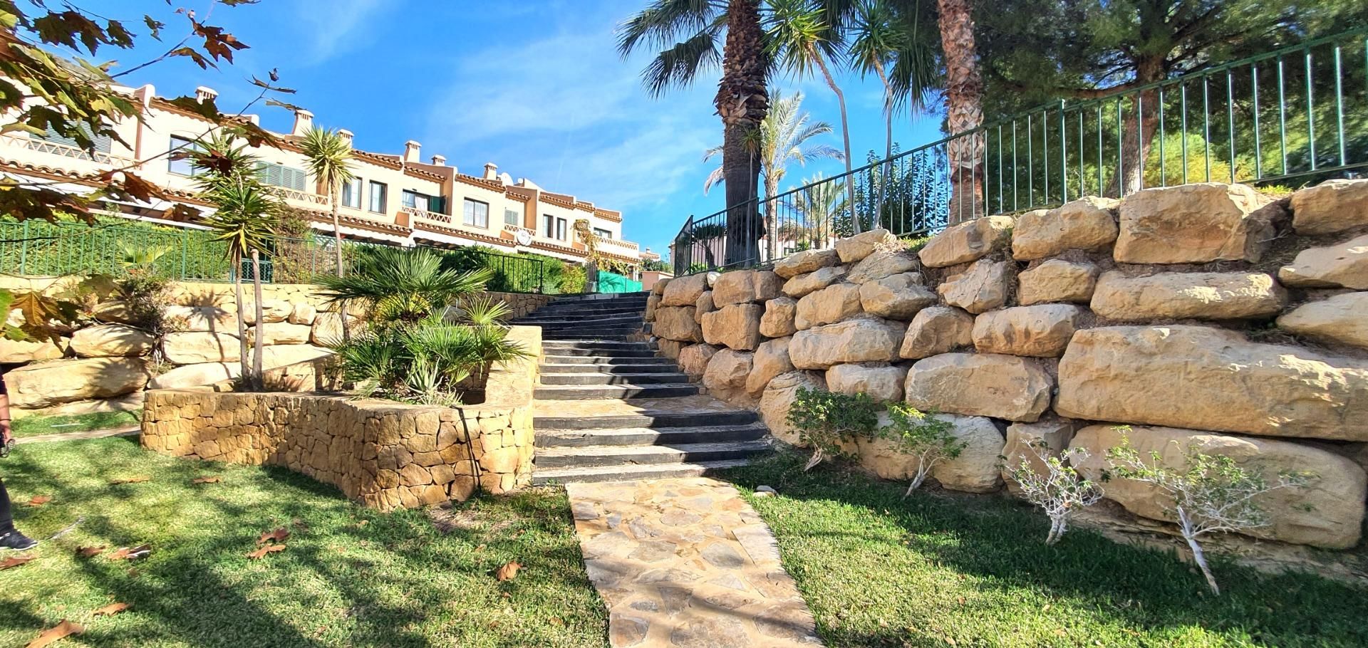 Garden of Single-family semi-detached to rent in Finestrat  with Air Conditioner, Heating and Private garden