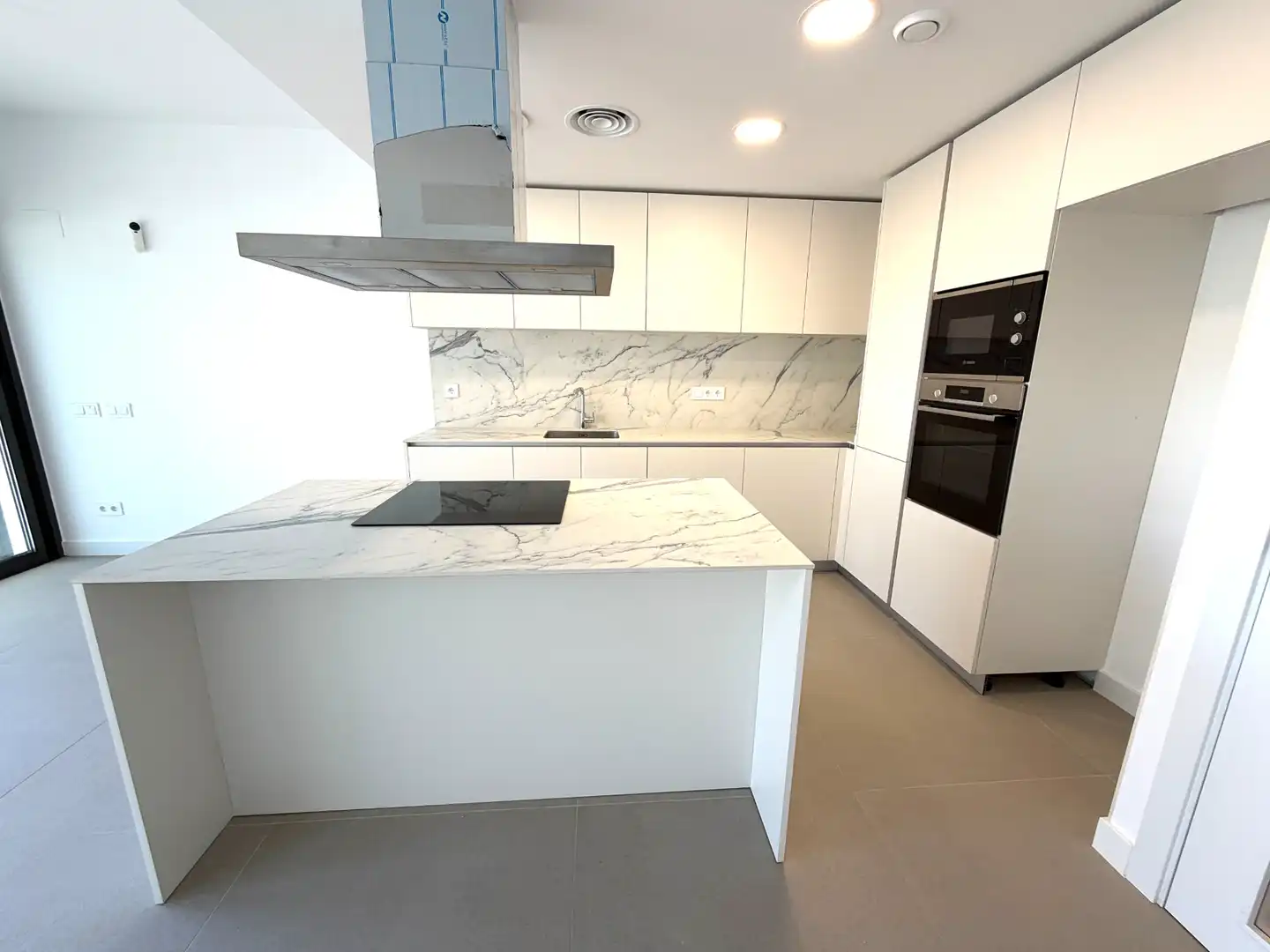 Cocina de Casa adosada en venta en Cambrils con Aire acondicionado, Calefacción y Jardín privado