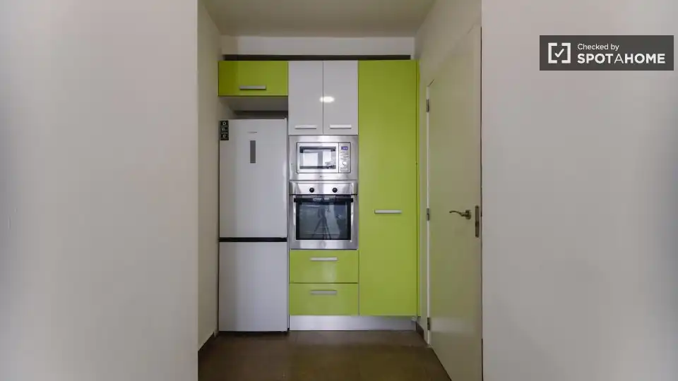 Cocina de Piso de alquiler en Valencia con Aire acondicionado, Calefacción y Amueblado