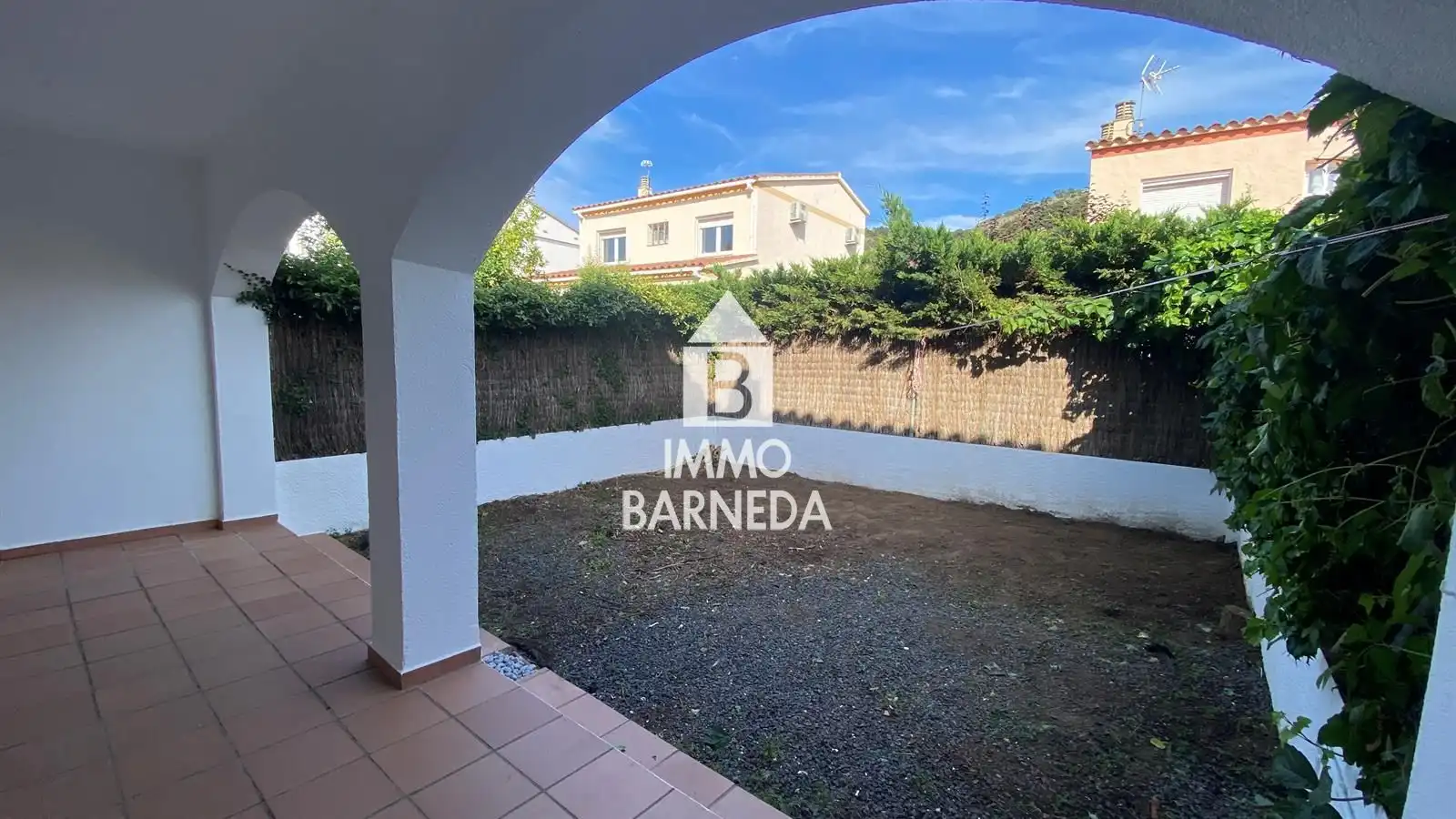 Vista exterior de Casa o xalet en venda en Roses amb Calefacció, Terrassa i Moblat