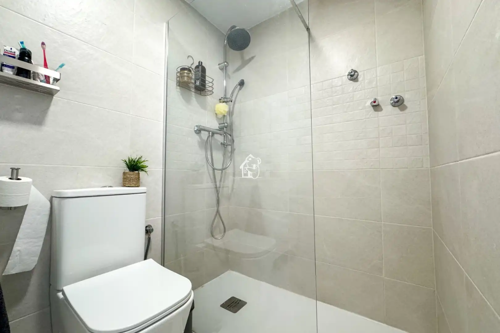 Baño de Estudio de alquiler en Los Balcones - Los Altos