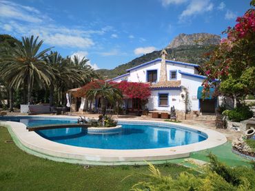 Casa con piscina in vendita a Canuta