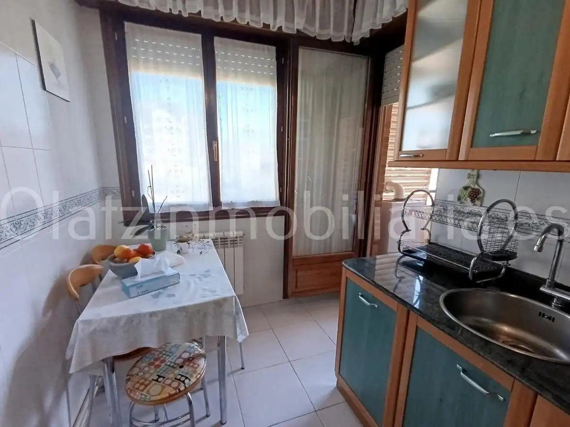 Cocina de Piso en venta en Balmaseda con Calefacción, Amueblado y Balcón