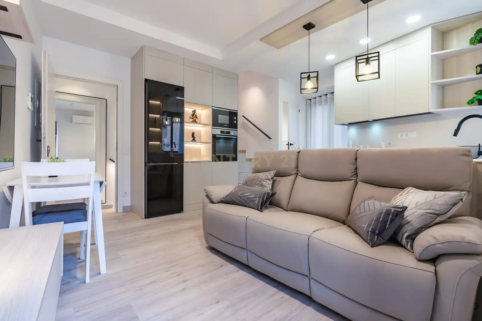 Sala de estar de Casa o chalet en venta en Vilanova i la Geltrú con Aire acondicionado y Alarma