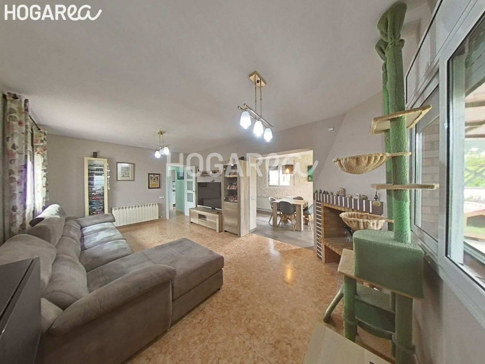 Sala d'estar de Casa o xalet en venda en Rubí amb Aire condicionat, Calefacció i Parquet
