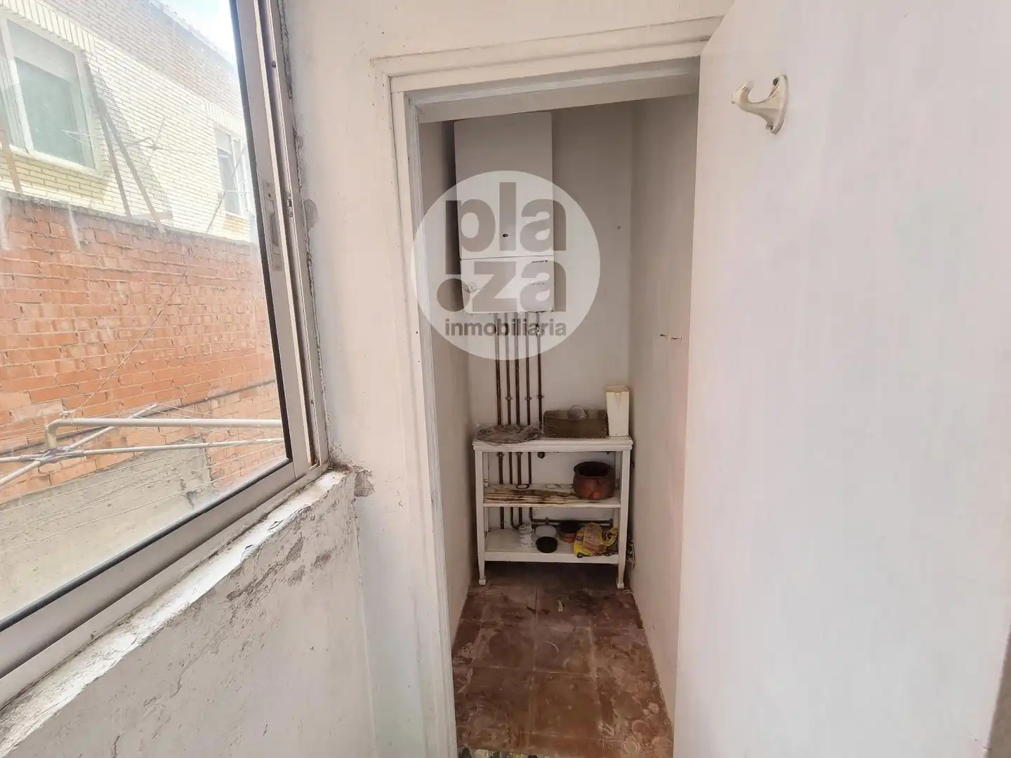 Wohnung zum Verkauf in Burgos mit Heizung, Terrasse und Abstellraum