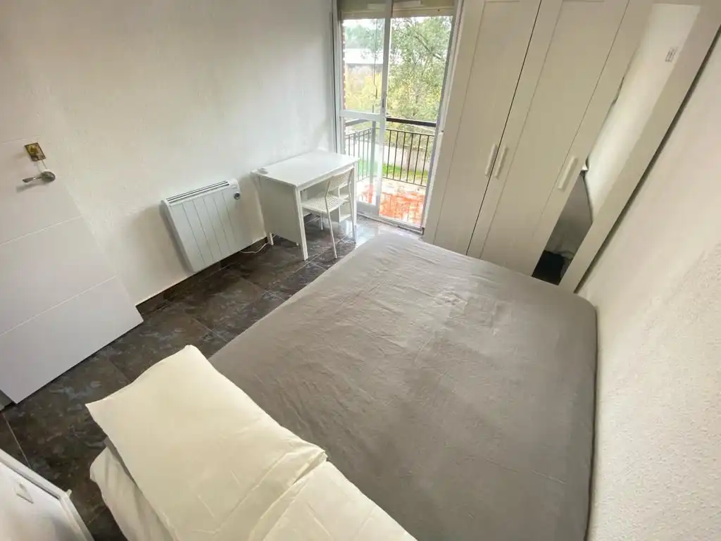 Habitació a Calle del Estroncio, 9, Los Rosales