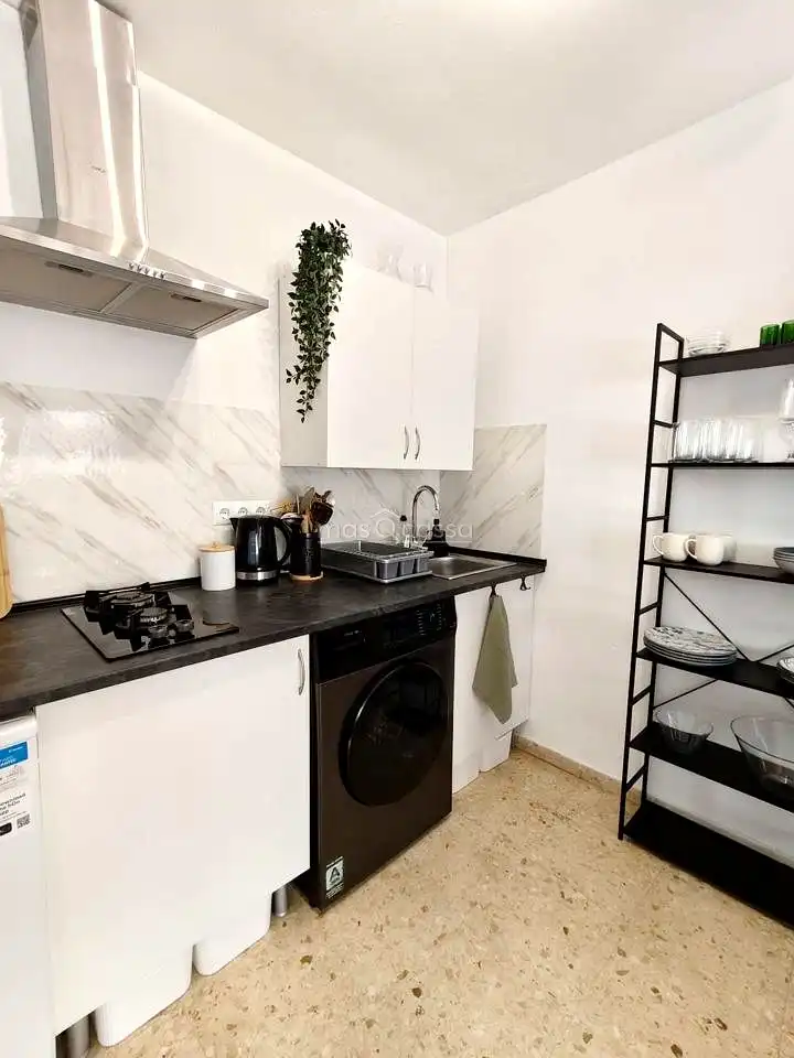 Cuina de Estudi de lloguer en La Línea de la Concepción amb Terrassa