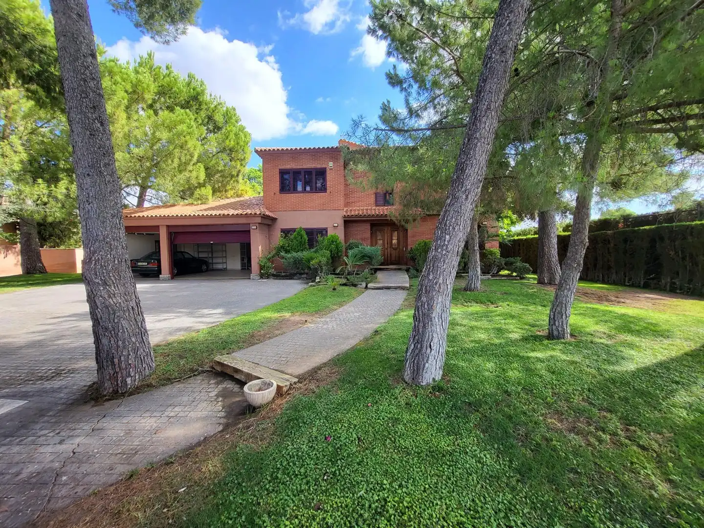 Vista exterior de Casa o xalet en venda en La Pobla de Vallbona amb Aire condicionat, Calefacció i Piscina