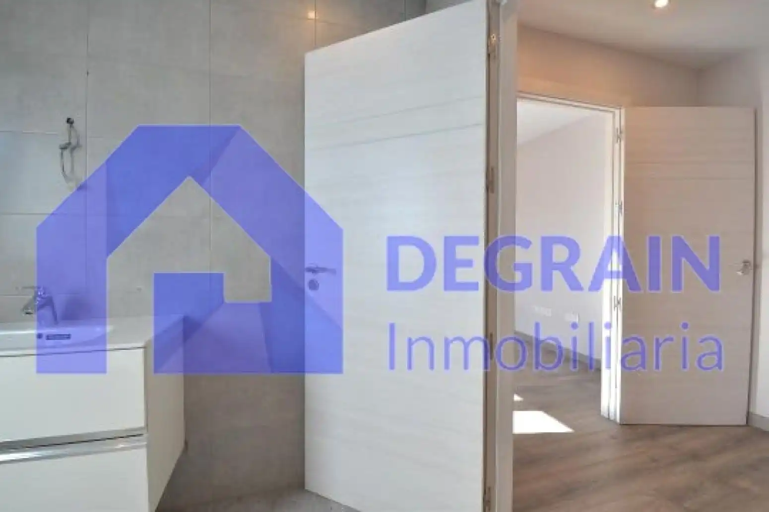 Dormitori de Casa o xalet en venda en Oviedo  amb Terrassa