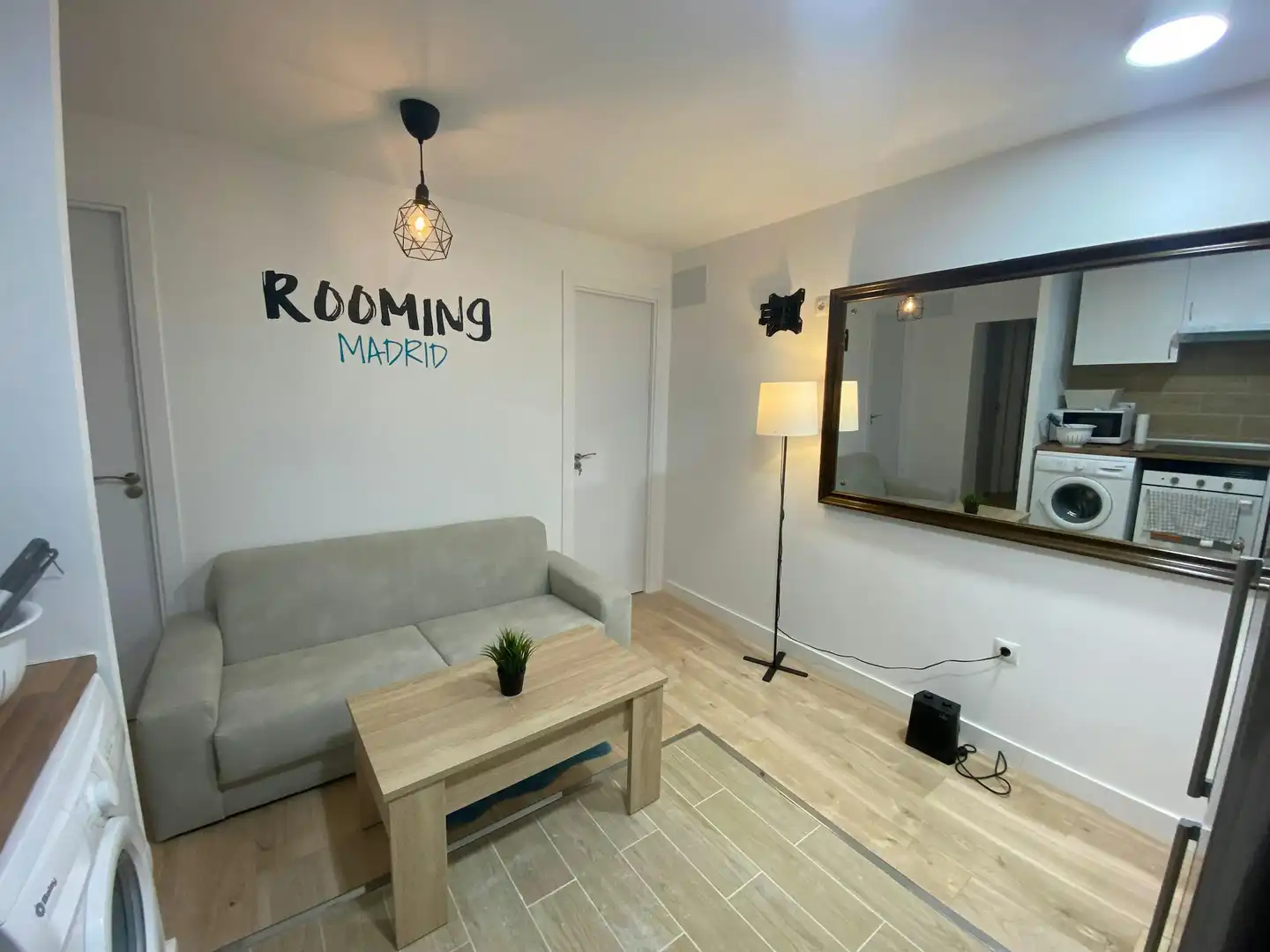 Living room of Flat for share in Madrid  with Heating, Furnished and Washing machine