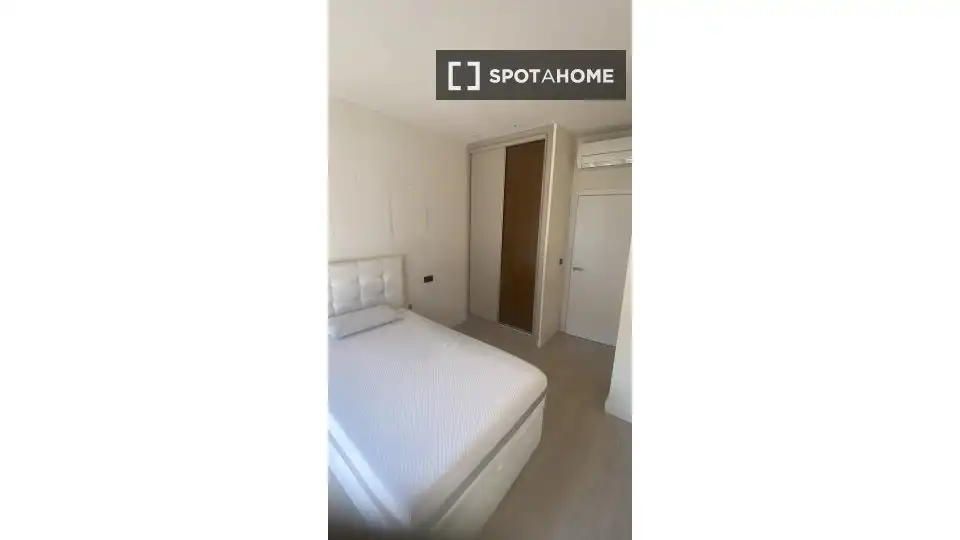 Habitación en Cortes - Huertas
