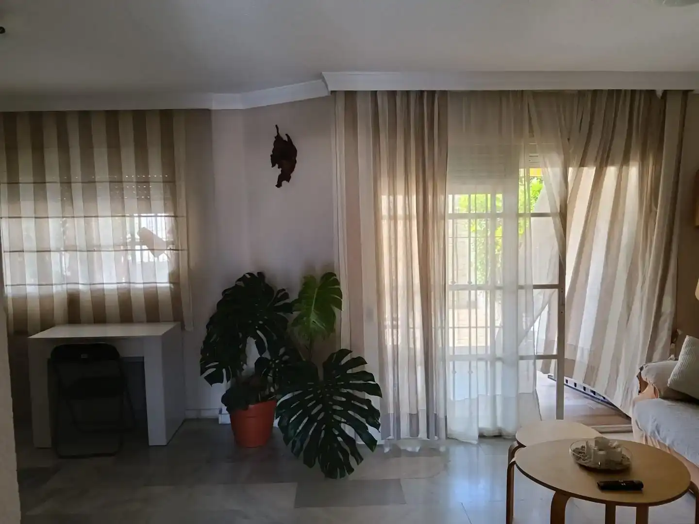 Sala d'estar de Casa adosada en venda en Torremolinos amb Balcó