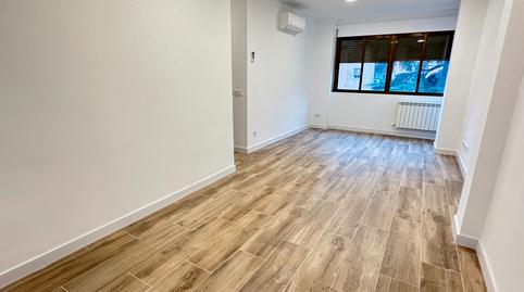 Photo 2 of Flat to rent in Calle de Valderrodrigo, Valdezarza,  Madrid Capital