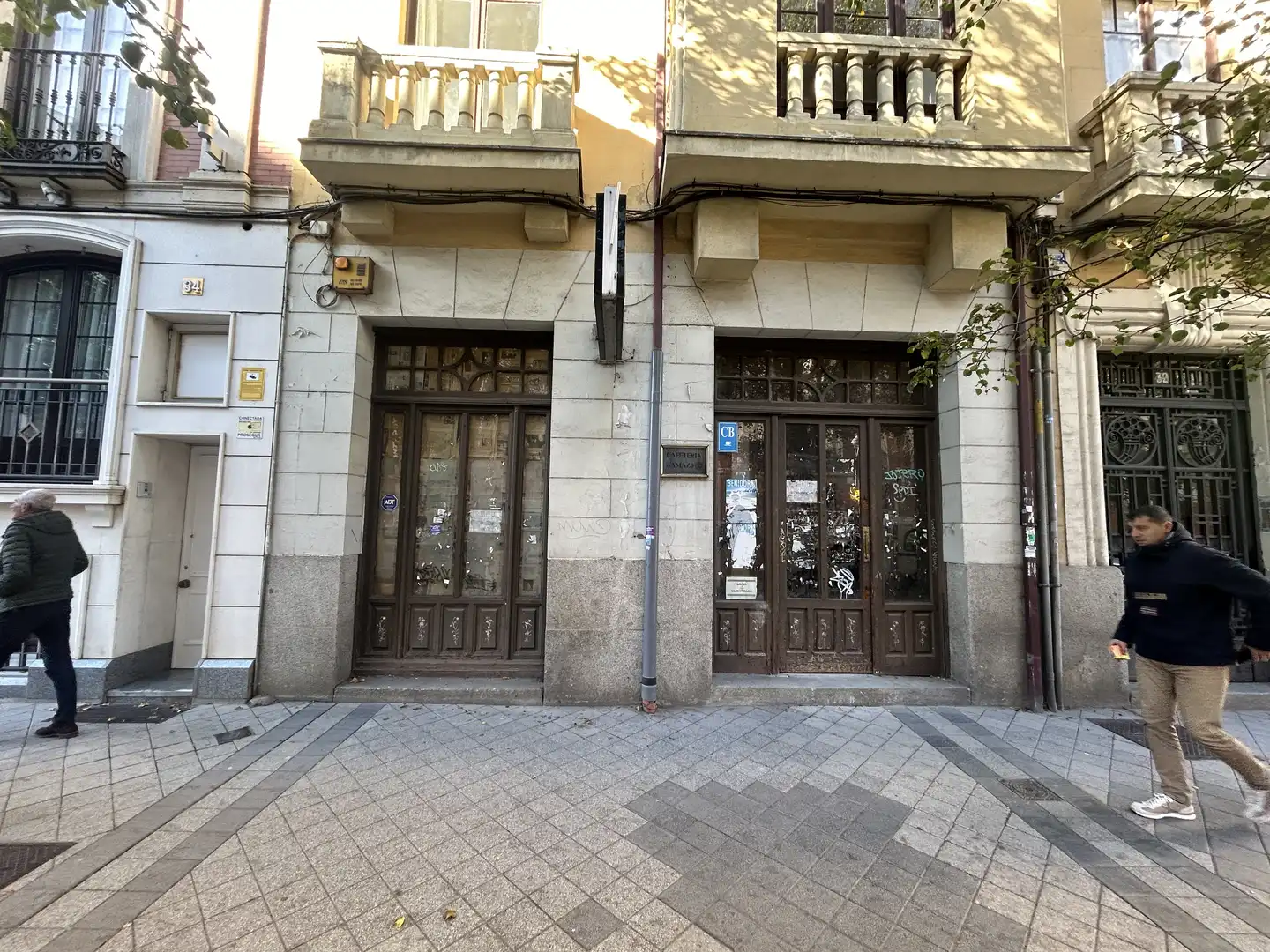 Vista exterior de Local en venta en Valladolid
