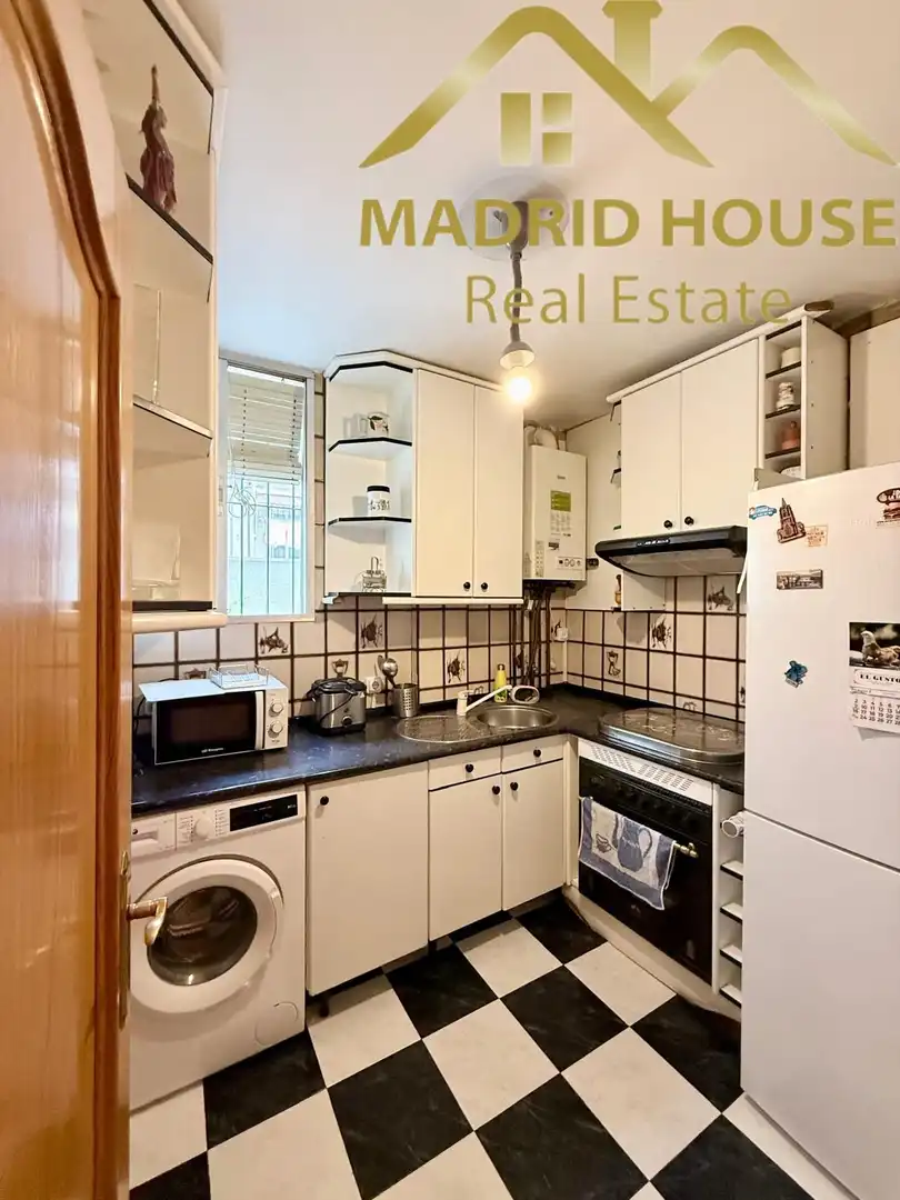 Kitchen of Flat for sale in Madrid  with Air Conditioner and Heating