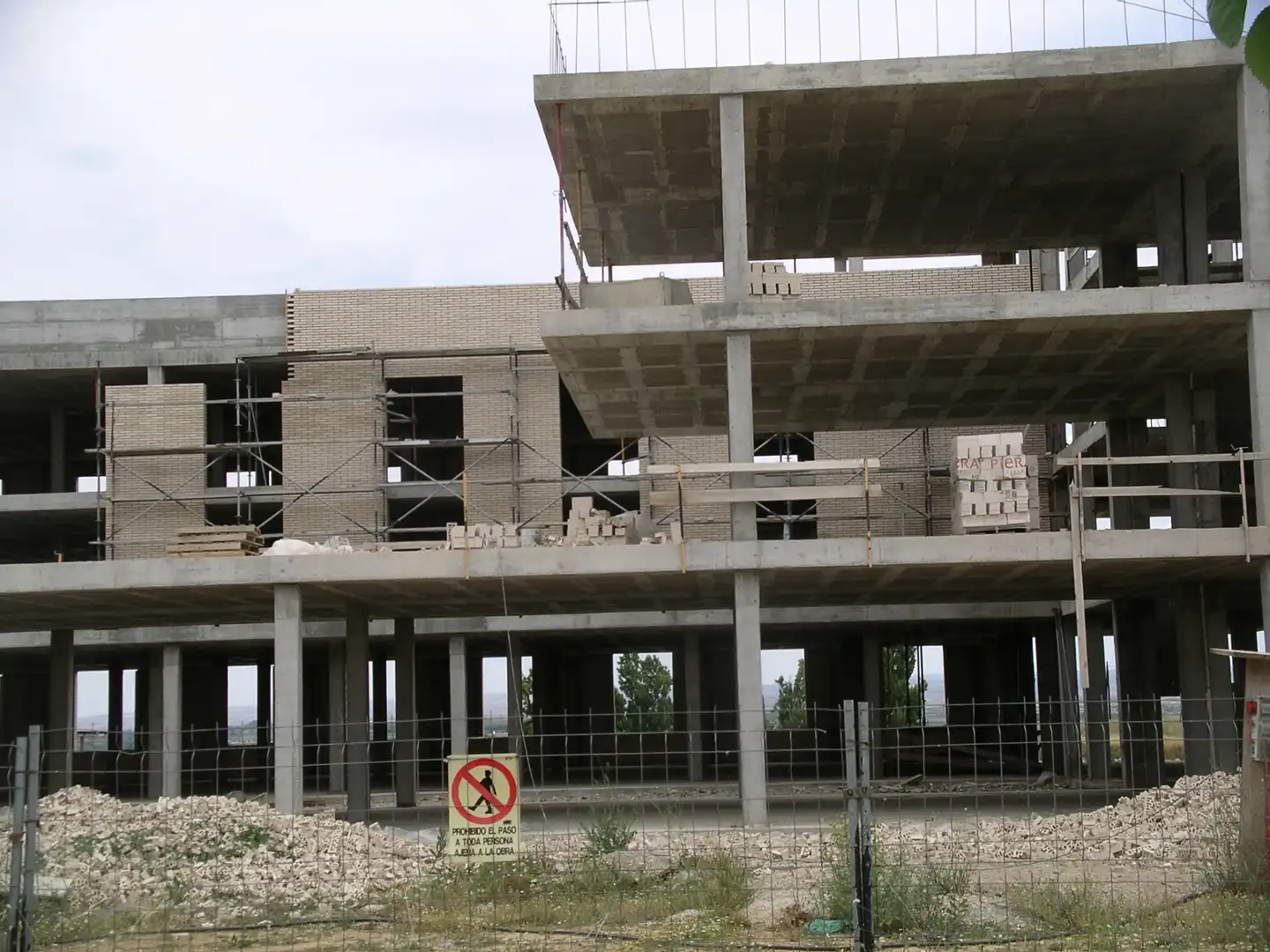 Vista exterior de Edificio en venta en Sidamon