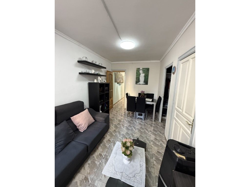 Sala d'estar de Apartament en venda en L'Hospitalet de Llobregat