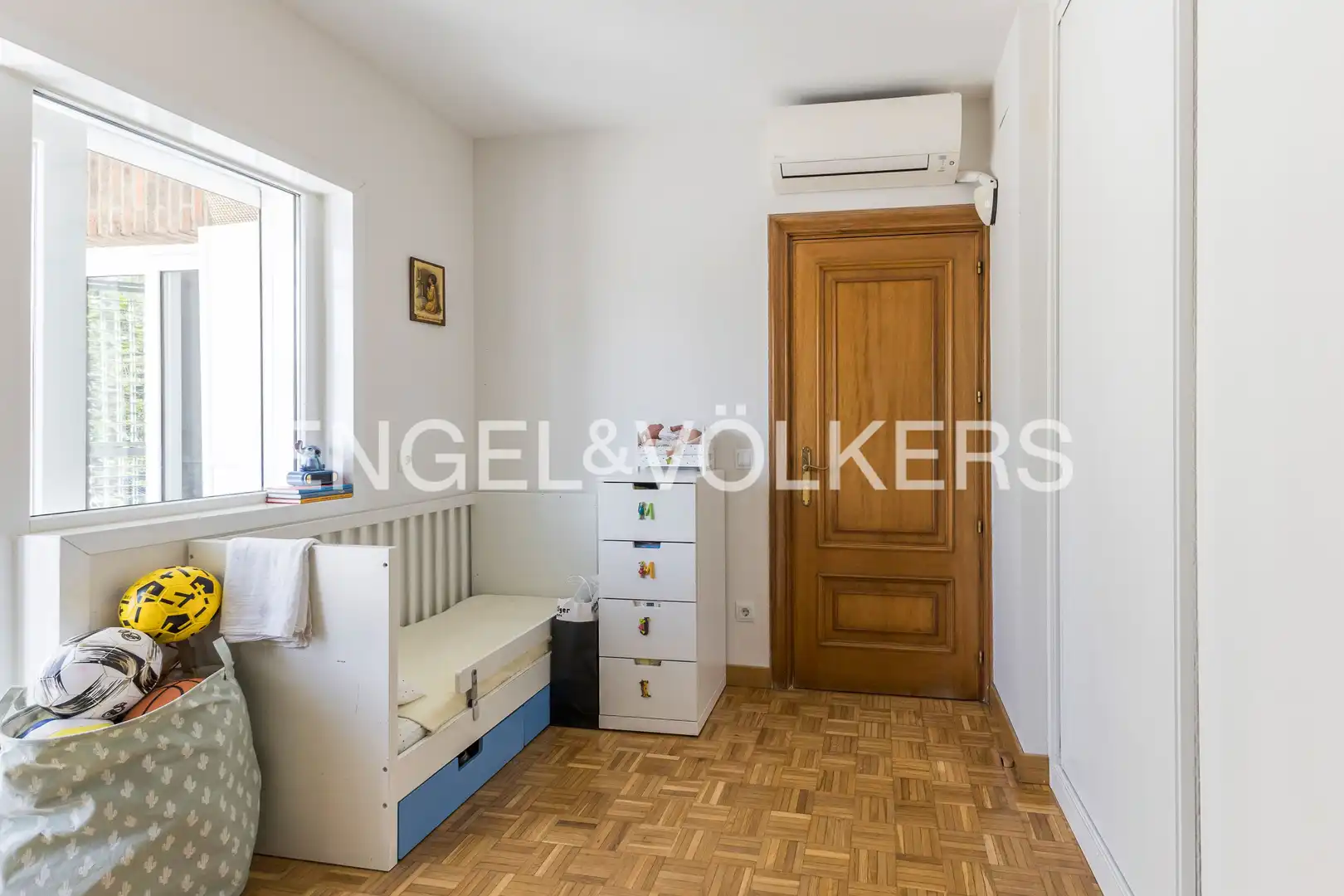 Piso en venta en Madrid con Calefacción, Jardín privado y Parquet