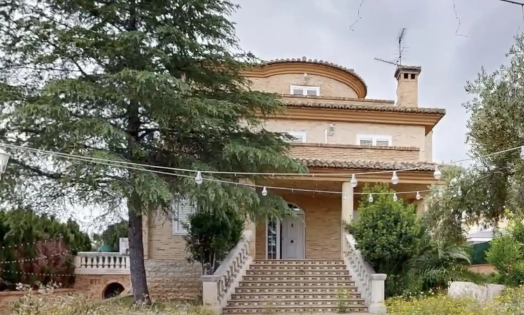 Vista exterior de Casa o xalet en venda en Torrent amb Terrassa, Traster i Piscina