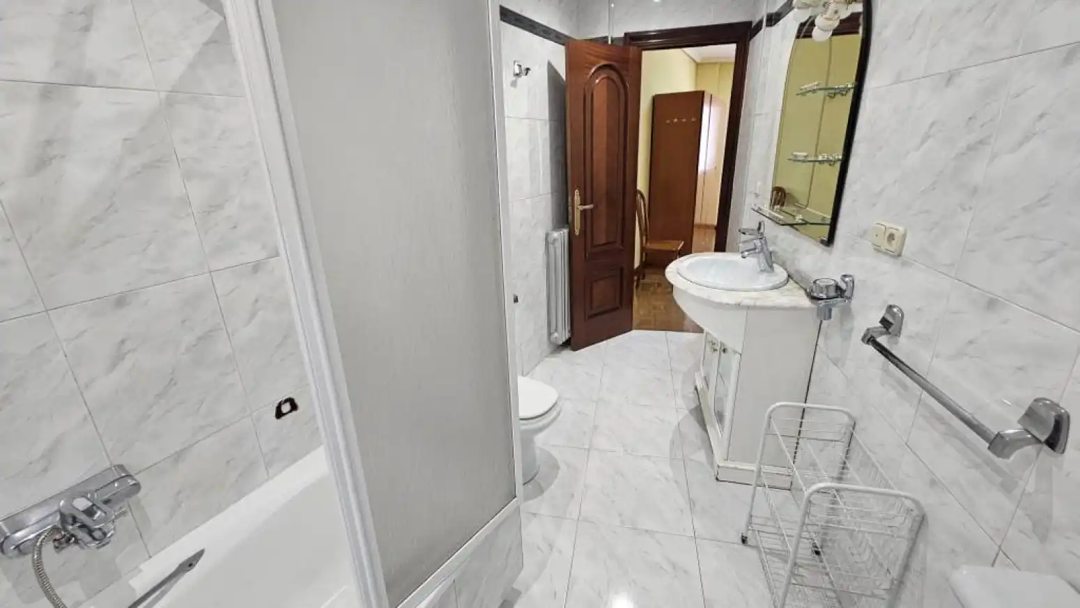 Baño de Piso de alquiler en Salamanca con Calefacción, Parquet y Terraza