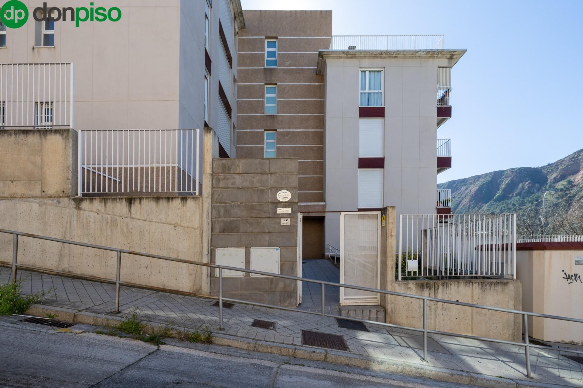 Außenansicht von Wohnung zum Verkauf in  Granada Capital