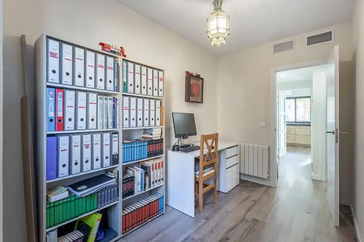Bedroom of Flat for sale in Granada  with Heating, Terrace and Storage room