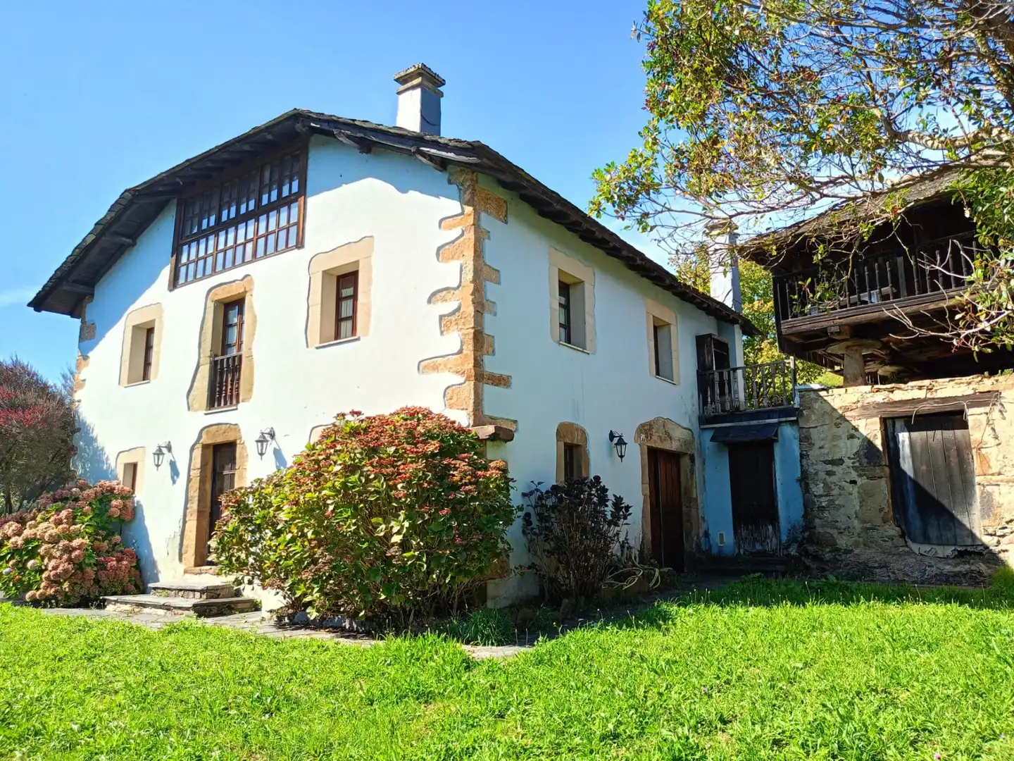 Houses for sale in Valdés - Luarca
