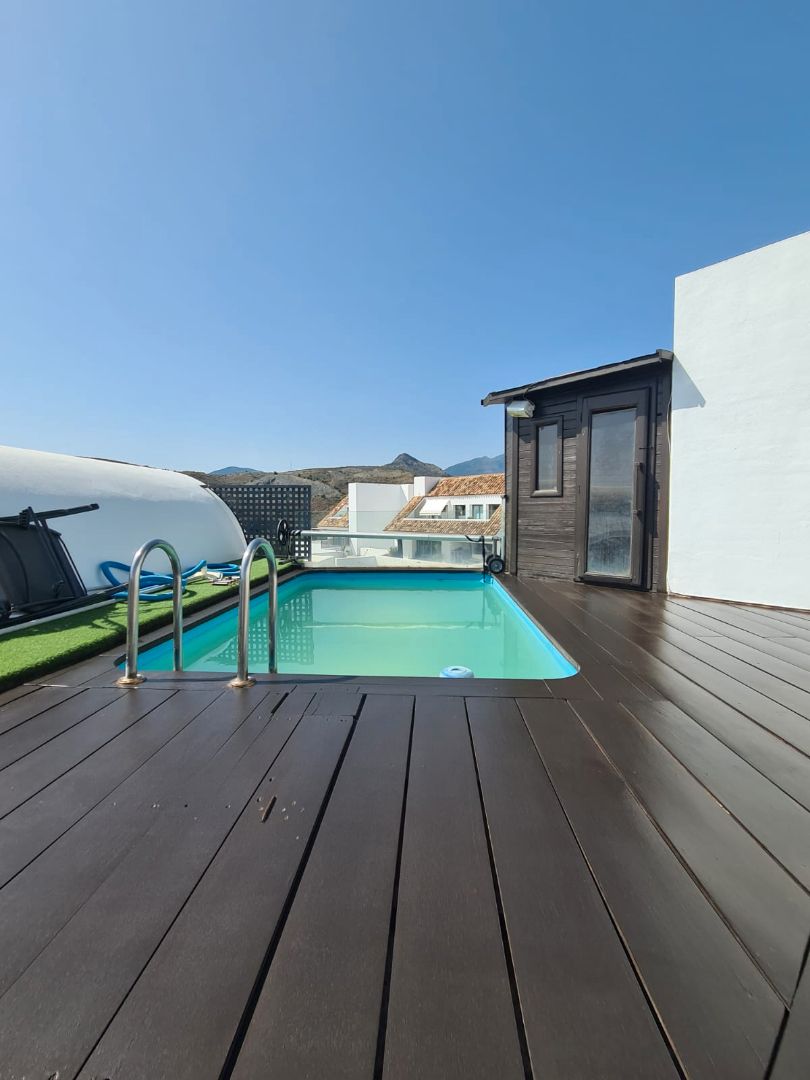 Swimming pool of Duplex for sale in Benahavís  with Air Conditioner, Furnished and TV