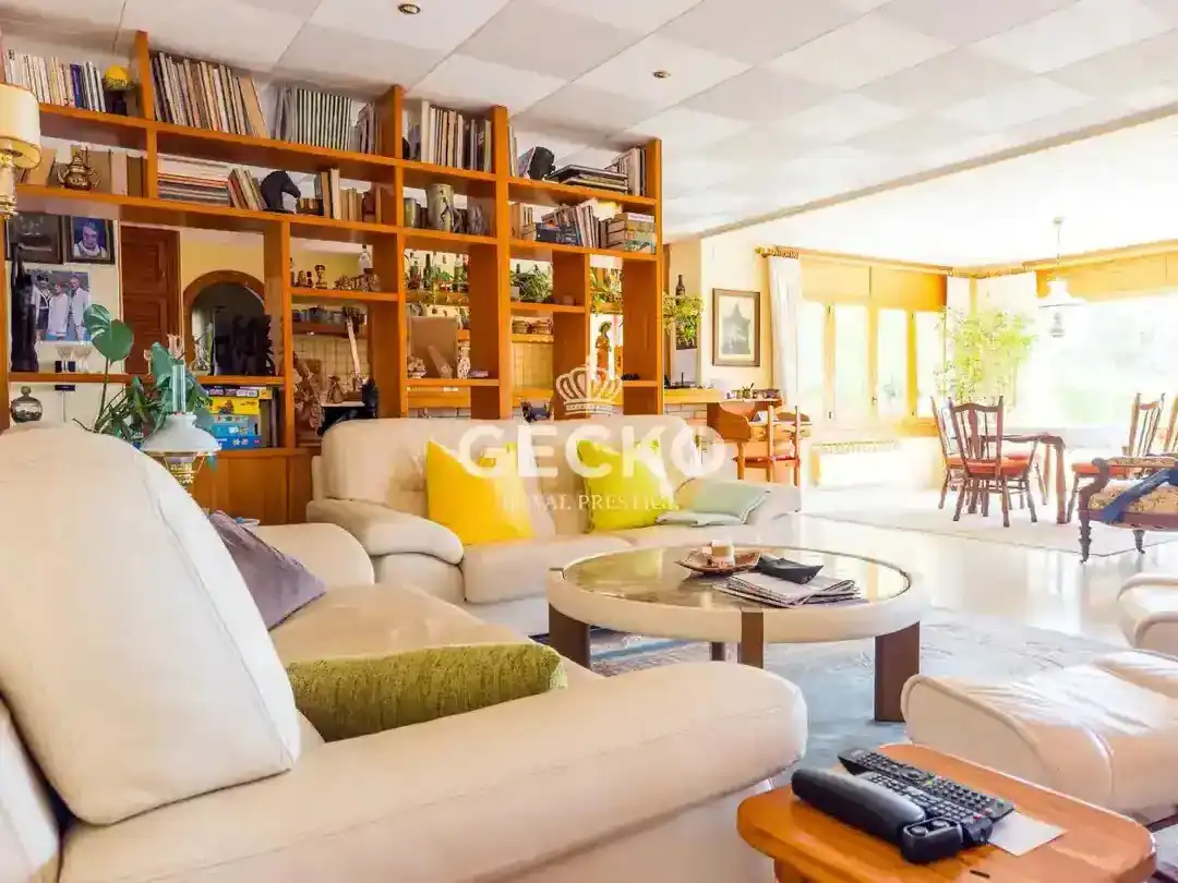 Sala d'estar de Casa o xalet en venda en Lloret de Mar amb Calefacció, Jardí privat i Terrassa
