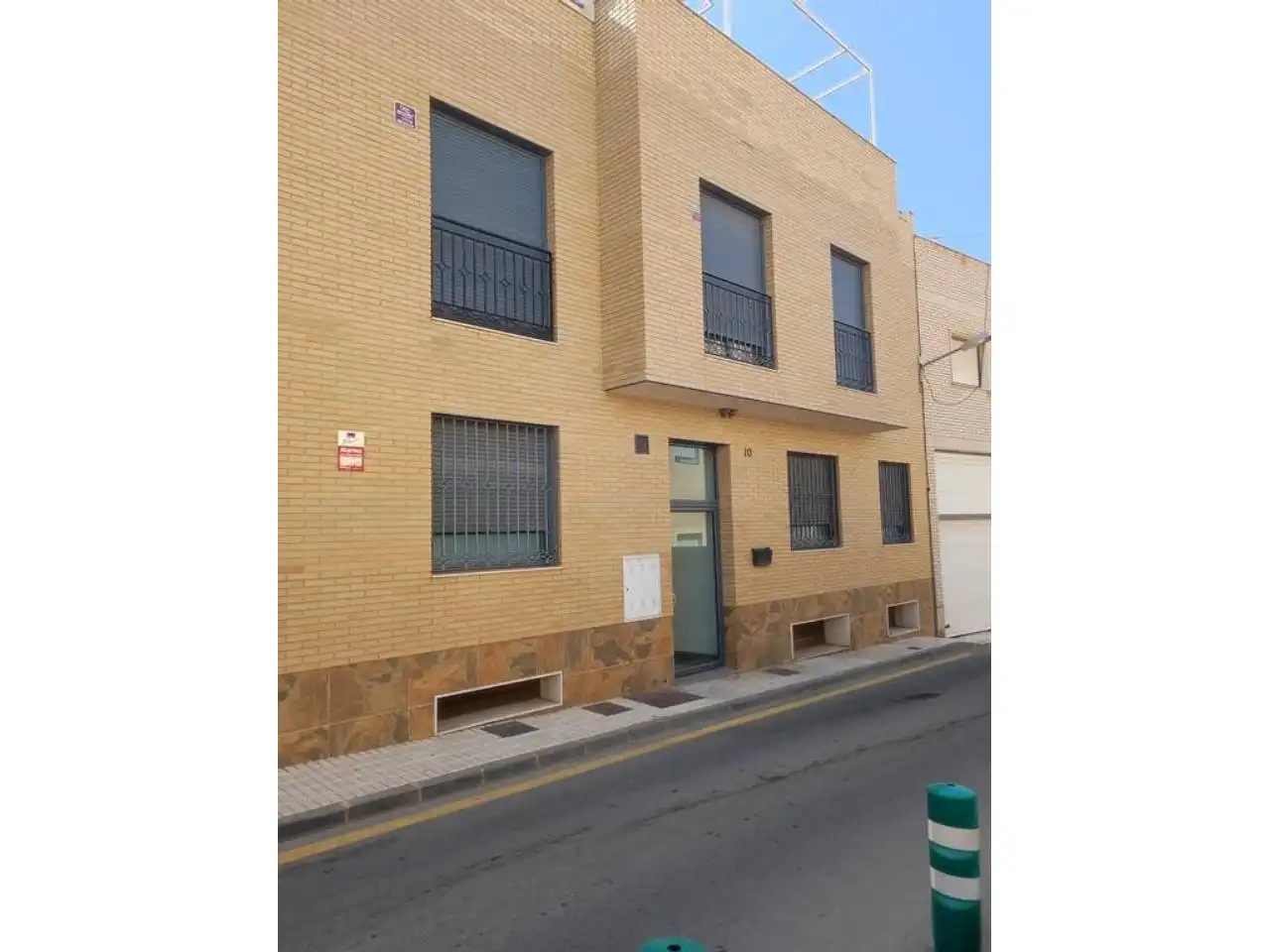 Vista exterior de Piso en venta en Almería
