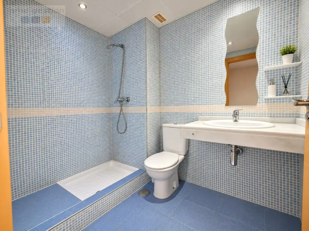 Bathroom of Flat for sale in Selwo