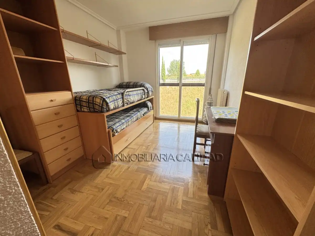 Habitación de Piso de alquiler en Burgos con Calefacción y Amueblado